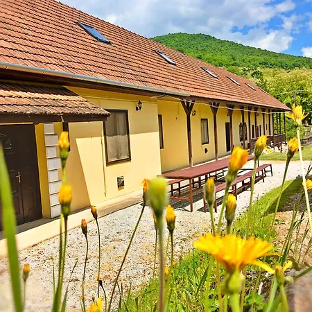 펜션 Magdolna Vendeghaz *